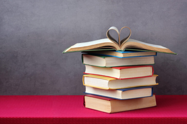 6 Best Ways to Ignite the Love for Reading in Your Child